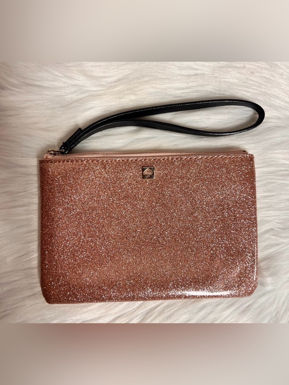 kate spade✨🩷🖤Rose Gold Glitter Wristlet with Black Strap